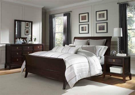 Browse a wide selection of furniture for bedrooms on houzz in a variety of styles and sizes, including wooden and mirrored bedroom furniture options. Bedroom Decorating Ideas Dark Wood Sleigh Bed Bedroom ...