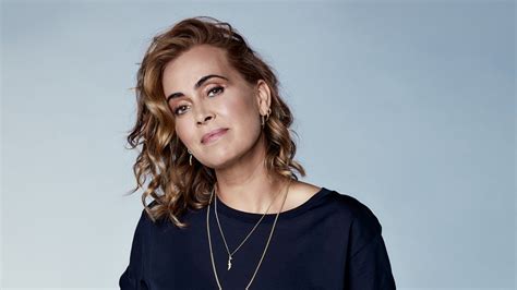 Download or stream my new single 'it's a new day': Anouk uit kritiek op TVOH: 'Je zou zeggen dat het ...