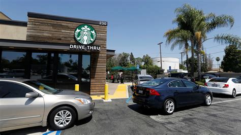 It is a big deal to the deaf community that starbucks has one now. Perú: Starbucks presentará servicio "Drive-Thru" y ...