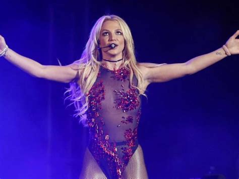 She is credited with influencing the revival of teen pop during the late 1990s and early 2000s. Britney Spears is het beu: "Geen zin meer om op te treden ...