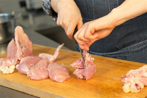 Attached to the tenderloin is a tough, white tendon. This Woman's Technique For Separating Tendon From Chicken ...