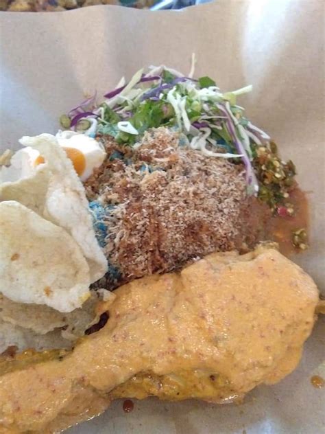 Sungai besar merupakan destinasi pelancongan yang terkenal sebagai pusat makan tengahari di d'bayu impian housestay yang terletak di parit 16 sungai panjang menariknya di sini, pengunjung akan dihidangkan dengan nasi yang dimasak dalam buluh. Food, Travel & Myself: Tempat Makan Menarik dan Sedap di ...