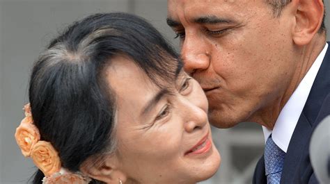 3después de la reunión mantenida en la residencia de la líder opositora san suu kyi en yangon. VIDEO. Aung San Suu Kyi reçoit Barack Obama en Birmanie