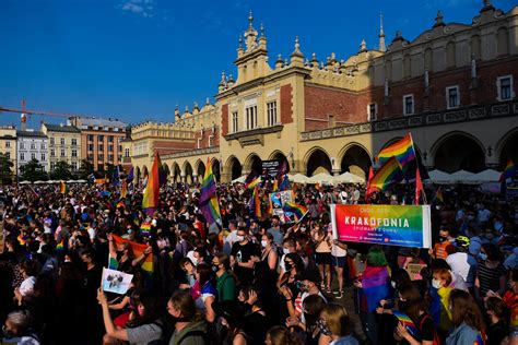 W każdym pasie występują regiony geograficzne o różnej wielkości, przy czym większe z nich. Kraków to fund LGBT hostel after criticism of 2023 ...