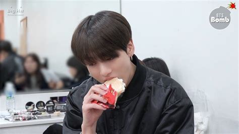 Add a little kick to your meal, whether you want sweet and sour with just a touch of heat from the sweet chili sauce or hot mustard with chili and peppers in the cajun. Jungkook 'BTS' Ungkap 3 Es Krim Favoritnya, Apa Saja Ya?