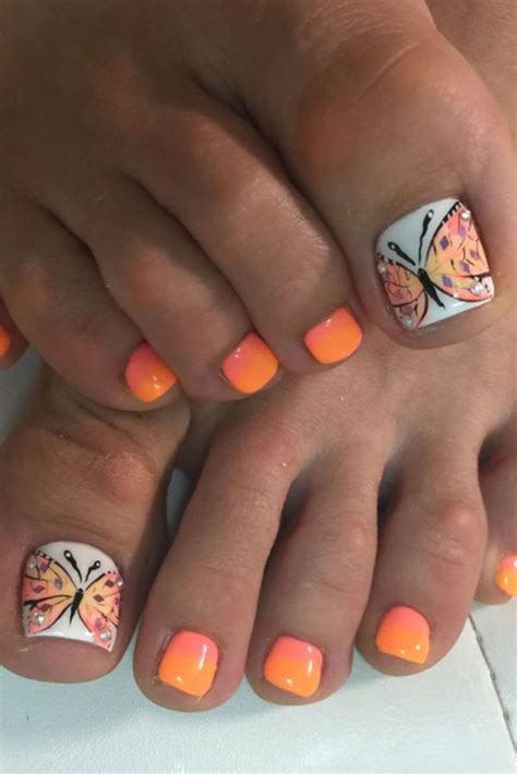 Some nails are either white or pink and the rest have a stripe or polka dot design. Cool summer pedicure nail art ideas 44 - Fashion Best