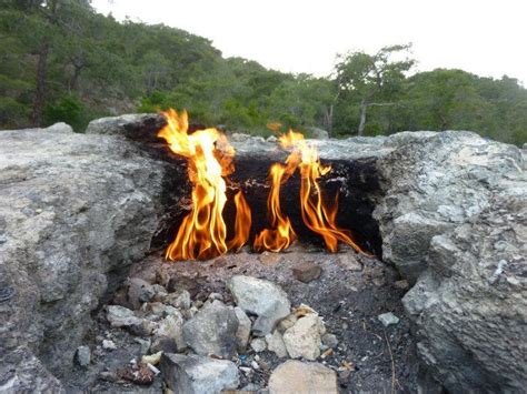 Veröffentlicht am 14.05.2014 | lesedauer: Chimaira, ewiges Feuer - Naturphänomen