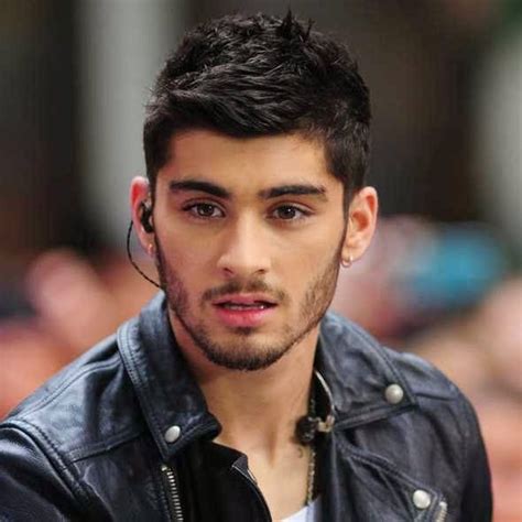 Zayn malik é um alfa ordinário ou um alfa comum, sua família serve aos membros do conselho há muito tempo. Zayn Malik: Biografi & Koleksi Foto | Zayn malik, Zayn malik fotos, Zayn