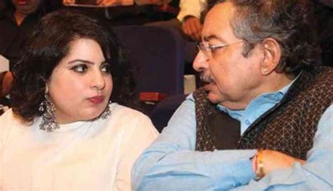 While vinod dua has denied the sexual harassment allegations against him, his daughter mallika dua has issued a statement in his support on the social media. Vinod Dua's daughter says she stands by her father accused ...