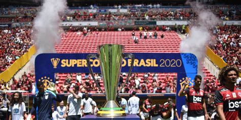 Flamengo tem mudanças na escalação na reta final do brasileirão! Flamengo - RJ 3 x 0 Athletico Paranaense - PR - Supercopa do Brasil 2020 - Confederação ...