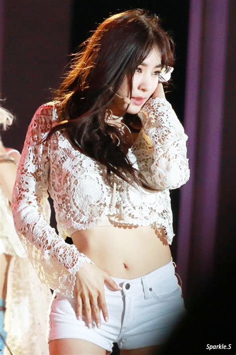 Comment down below which member abs that you want to see. Tiffany - 150727 Ulsan Summer Festival | Manuth Chek's ...