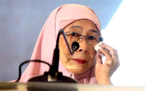 Judge datuk su geok yiam also ordered kok to pay rm50,000 in cost to each defendant. Wan Azizah Perlu Bayar RM2 Juta Kepada Felda - Semasa | mStar