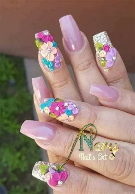 Encuentra este pin y muchos más en fomix, de deysi… Flores Para Uñas Acrilicas - Flores facil Pedicure