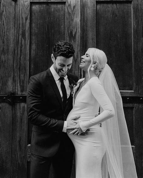 Get to know top wedding photography professionals. The Bridal Journey™ sur Instagram : « A Beauty Power Couple's Intimate New York City Wedding ...