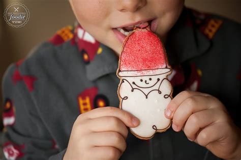 Don't these christmas sugar cookies look like they came from a frozen themed christmas party? The Best Homemade Sugar Cookie Recipe | Self Proclaimed Foodie