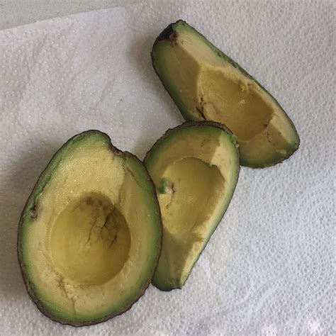 Sie ist immer noch sicher zu essen, aber je weniger bräunung vorhanden ist, desto besser. Kann man die Avocado noch essen (Avocado, faul ...