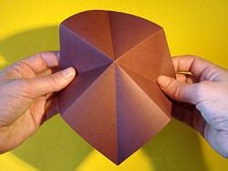 Hier findest du einfache faltanleitungen zum falten von origami tieren. Schritt für Schritt einen Hund falten | Basteln & Gestalten