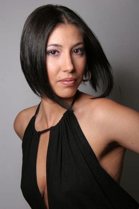 Dix ans après l'élection de malika ménard, amandine petit va tenter d'obtenir la couronne de miss france 2021 en tant que miss normandie. Amandine CHAUSSE, 37 ans (MENDE) - Copains d'avant
