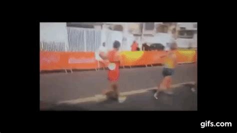 Athlète, œnologie, culture et citoyen du monde | twuko. French walker Yohann Diniz poos himself mid-race in epic ...