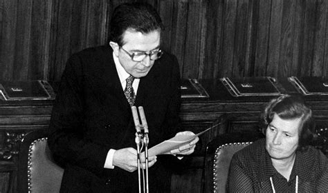 Andreotti fotoincisioni nasce nel 1931 e da oltre 80 anni � attiva nel settore della stampa rotocalco, oggi con particolare riferimento alla realizzazione di cilindri stampa e di cilindri goffratori. Giulio Andreotti: la fotogallery - ::: Noteverticali.it ...