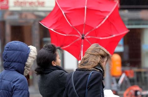 Die stuttgarter nachrichten informieren täglich mit den neuesten meldungen. Wetter in Baden-Württemberg: Es wird ungemütlich am ...