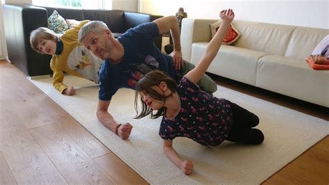 Share your videos with friends, family, and the world Plank Challenge für zuhause - YouTube