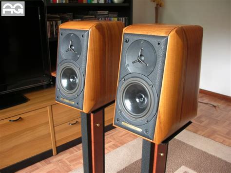 Italian manufacturer of hi end handcrafted speakers for over 35 years. Sonus Faber Signum Review - Sonus Faber Signum. With ...