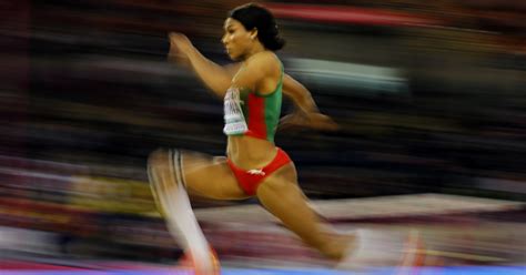 Com esta marca, patrícia mamona bateu o recorde nacional, estabelecido em junho, em eugene, onde se a prova de qualificação para a final do triplo salto nos europeus de atletismo, em barcelona. Patrícia Mamona na final do triplo salto nos Mundiais de ...