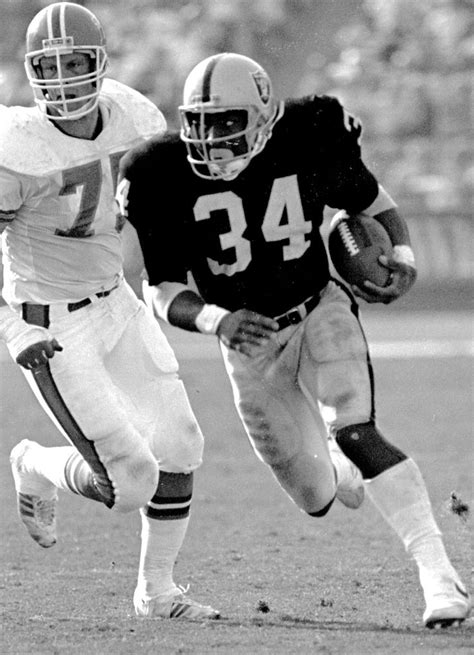 Bo jackson was born on nov. BO JACKSON (OAKLAND RAIDERS) | Oakland raiders football ...