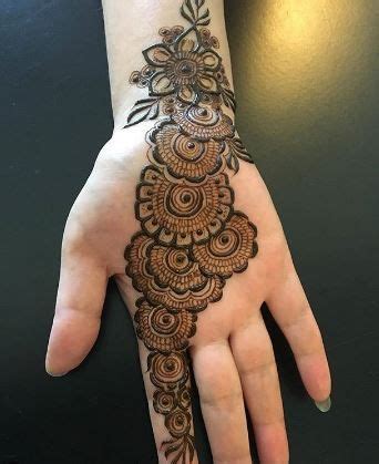 Urban arabic mehndi design this beautiful wrist band can be compiled with another urban mehndi design to give it a very. Mandhi Desgined - 20 Best Simple Easy Mehendi Design Ideas ...