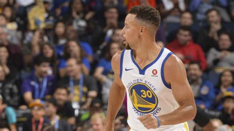 Stephen curry has been trying his best to help out during the coronavirus pandemic, and his most recent act of kindness is surprising oakland nurses with a facetime call to thank them for their service. Stephen Curry helps open remodeled gymnasium in Oakland