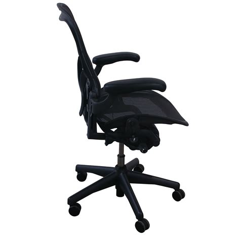 The aeron comes in three different sizes and is designed to provide good lumbar support and adjustability options. Herman Miller Aeron PostureFit Used Size C Task Chair ...