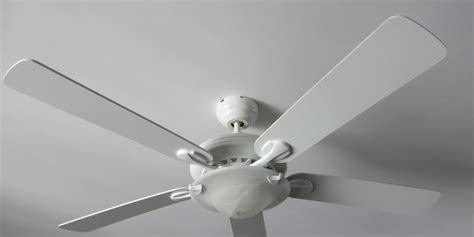 Ceiling fans don't heat or cool. Slash Your Heating Bill With...Your Ceiling Fan? | Pippin ...