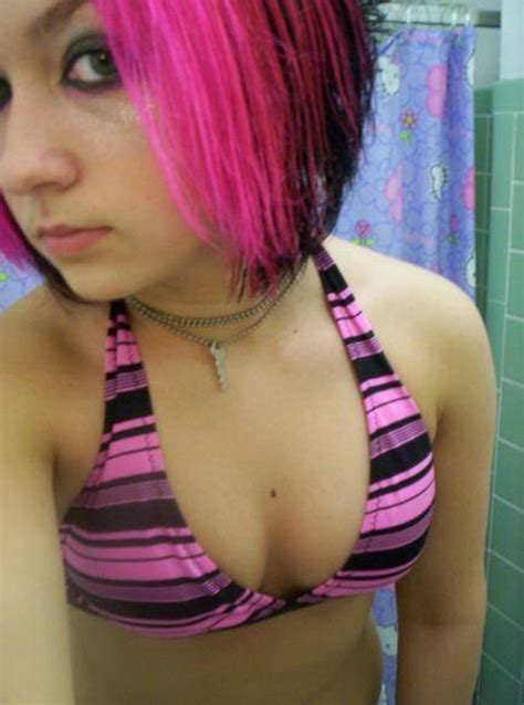 Vibrant two toned curly hair. Emo girl Hair Cuts: Short Emo Haircuts For Women