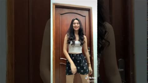 Kumpulan goyang tik tok terparah 2019 #arttiktokchannel#tiktoktwerk#tiktokgoyangparah jangan lupa like comment tik tok goyang hot tampa watermark cewek cantik goyang hot. Goyang TIKTOK Cewek Cantik Keren #3 - YouTube