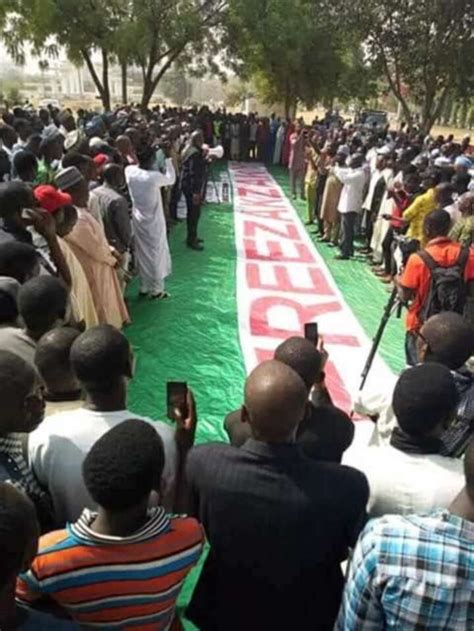 Jun 29, 2021 · ko a wata hira da bbc hausa ta yi da yariman zamfara, ahmad sani a watan yulin 2019, ya ce yana zawarcin gwamna matawallen kan ya bar pdp zuwa apc. Zakzaky: 'Yan Shi'a sun fara zaman dirshen a Abuja - BBC ...