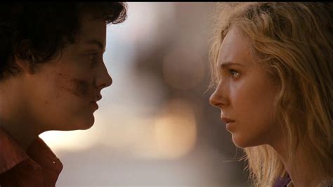 Jack and diane, two teenage girls, meet on a summer day in new york city and spend the night kissing ferociously. Foto de Riley Keough - Jack and Diane : Foto Juno Temple ...