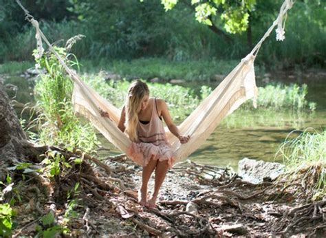 A hammock is the perfect outdoor relaxation spot. Make A Simple DIY Hammock Thats Perfect For A Lazy Summer Day (PHOTO) | Diy hammock, Hammock ...