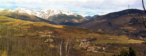 Crea un viaje a medida con la familia o los amigos y disfruta de una breve. Casas rurales en el pirineo catalán