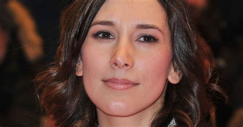 Her slim body and dark brown hairtype with cupsize. Sibel Kekilli: Von Stalker bedroht! | BUNTE.de