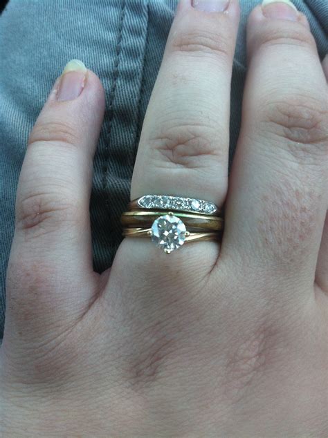 Find out when to wear it, when to leave it off, how to clean it and all valid questions! Wedding ring on top? or bottom?