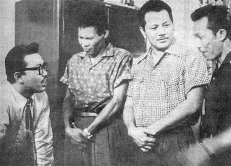 Ramlee, merupakan seorang penyanyi, pelakon, pengarah, pemuzik dan penulis lagu berbangsa melayu yang berasal dari pulau pinang, malaysia. Cerita P. Ramlee Jatuh Miskin Sebelum Meninggal Dunia ...