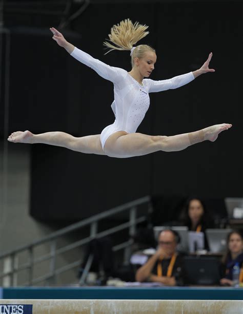 Sandra raluca izbasa rou, vault, team final, european gymnastics championships 2012. ボード「Gymnastics」のピン