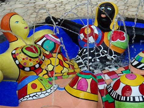 Der giardino dei tarocchi, tarotgarten ist ein kunstpark, der von der künstlerin niki de saint phalle in der südlichen maremma toskana nahe capalbio geschaffen wurde. by Niki de Saint Phalle | 彫刻家, イタリアのトスカーナ, トスカーナ