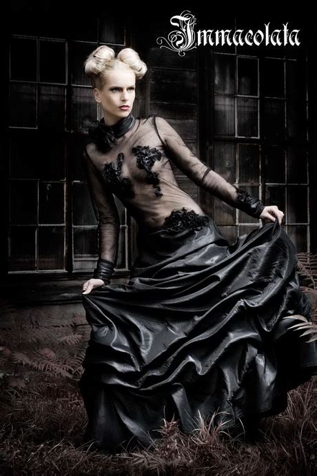 Schwarze brautkleider sind mittlerweile ein trend. Brautkleid gothic