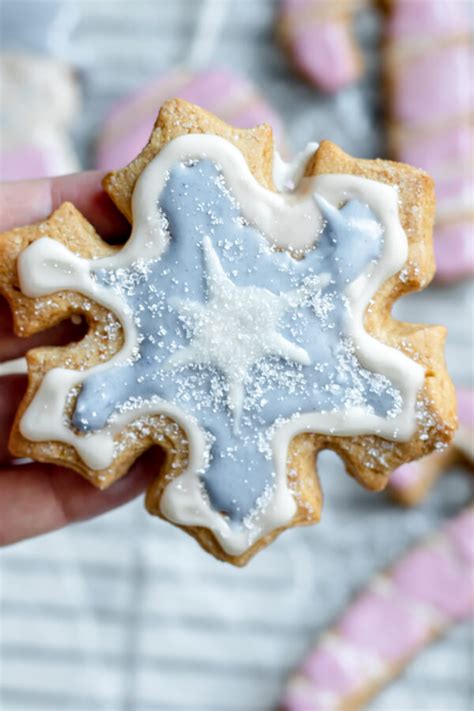 Add the water and stir until blended. The BEST Almond Flour Sugar Cookies with Superfood Icing ...