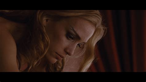 Emily olivia leah blunt was born on 23 february 1983 in the london borough of wandsworth, the second of four children born to joanna, a former actress and teacher, and barrister oliver blunt, qc. Looper - Blu-ray Screenshots | HighDefDiscNews