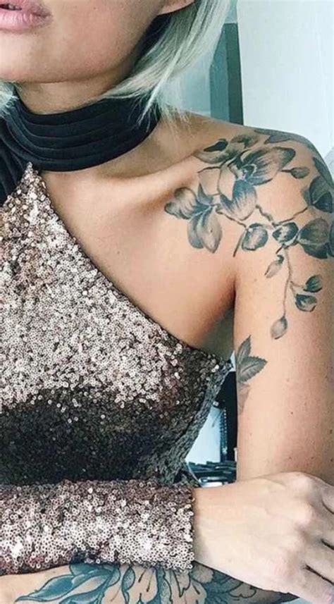 Shoulder tattoos for girls look terribly trendy as they enhance the general look of the individual. 30 of the Most Popular Shoulder Tattoo Ideas for Women in ...