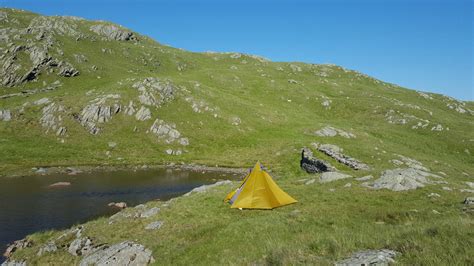 I love wild camping, even when it is cold, wet and windy (which it quite often is in the uk). Weekend Wild Camping in Snowdonia - Mud and Routes