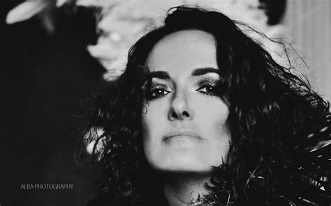 Sian evans (born 9 october 1971 citation needed) is a welsh singer. Sian Evans | Official website
